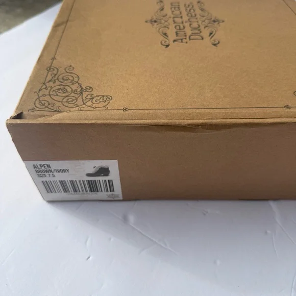 Cozy Brown Fur-Trimmed Winter Boots - Picture 9 of 10